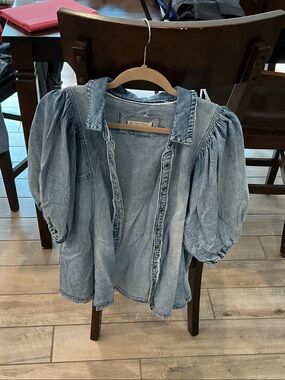 We The Free Light Blue Denim Puff-Sleeve Button-Down Top